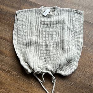 Universal Thread Target Sweater NWT